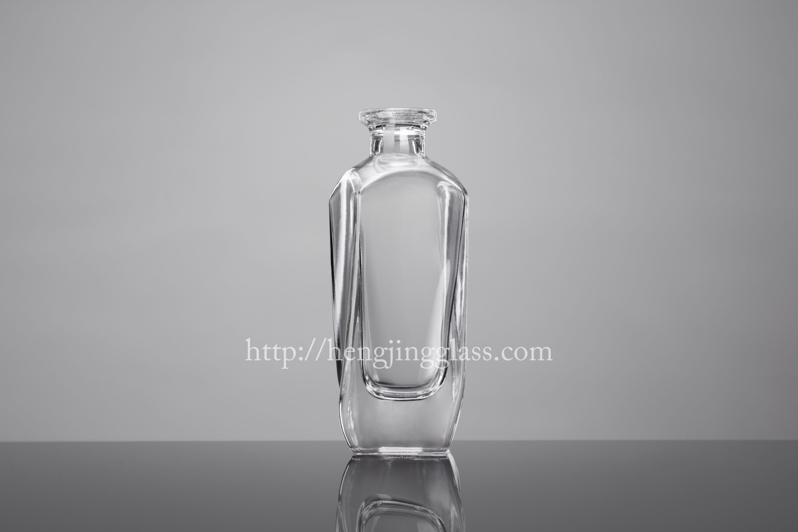 100ml HJ-Y035 Square Mini Glass Bottle