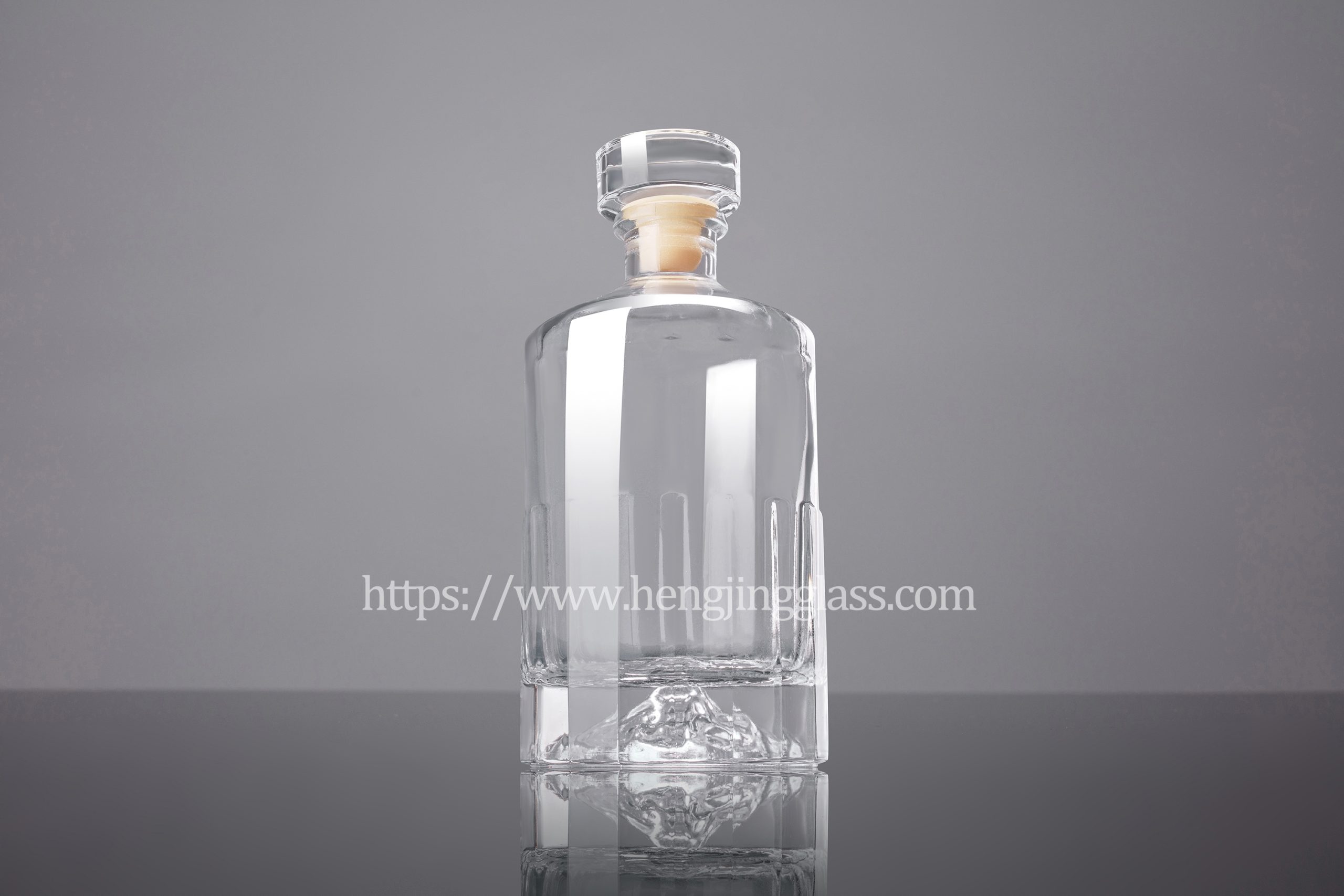500ml HJ-Y055 Liquor Bottle With Mountain Bottom Round