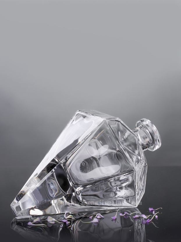 700ml HJ-Y020 Diamond-Shaped Brandy/XO/Whisky/Vodka Bottle